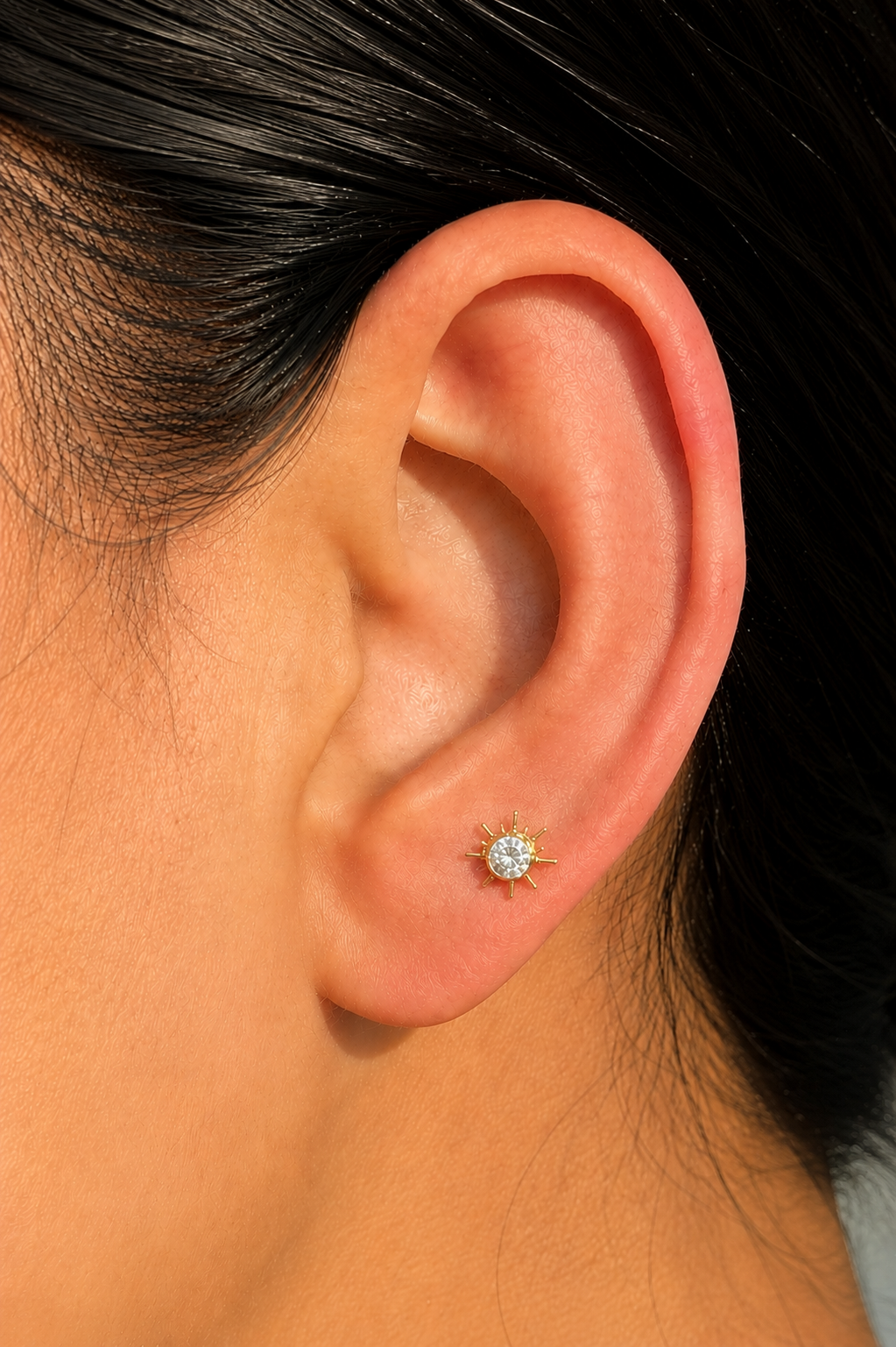 Sunrise Glow Stud - Sunrise CZ / Gold PVD Flat Back Titanium