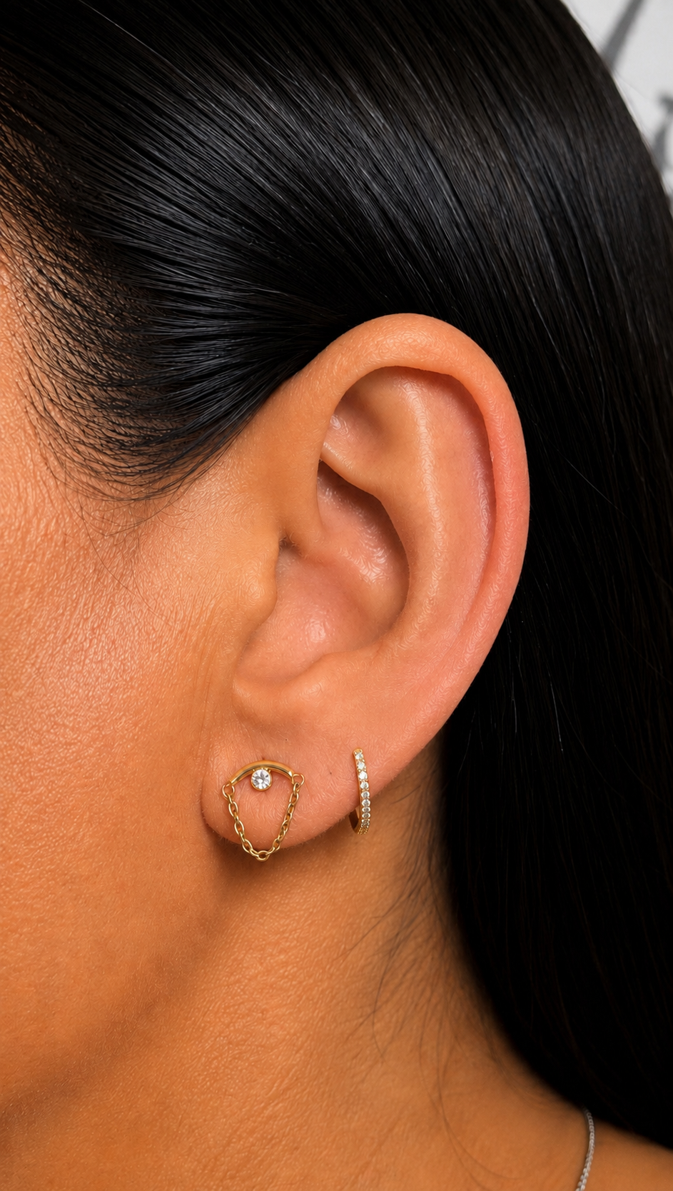 Linked Spark - Chain Linked Curved Bar CZ / Gold PVD Flat Back Titanium